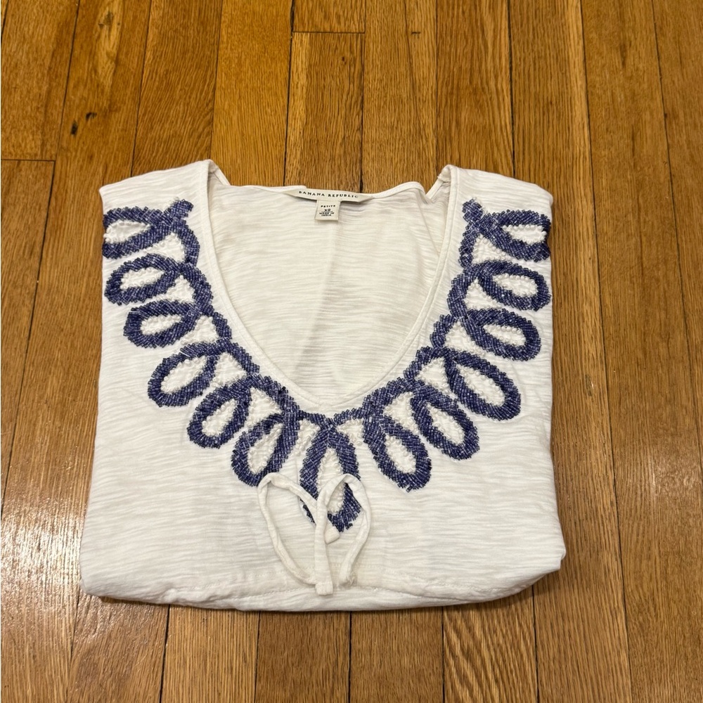 Banana Republic - Chic White Blouse with Blue Detailing - Picture 3 of 5